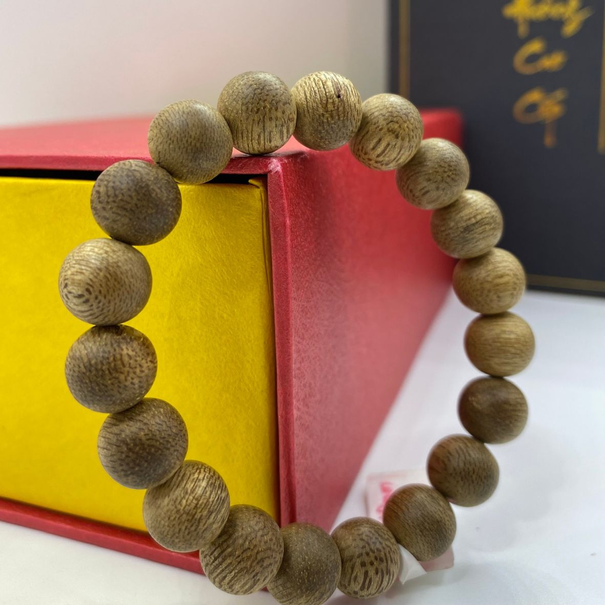 Vòng trầm hương tự nhiên Việt Nam 