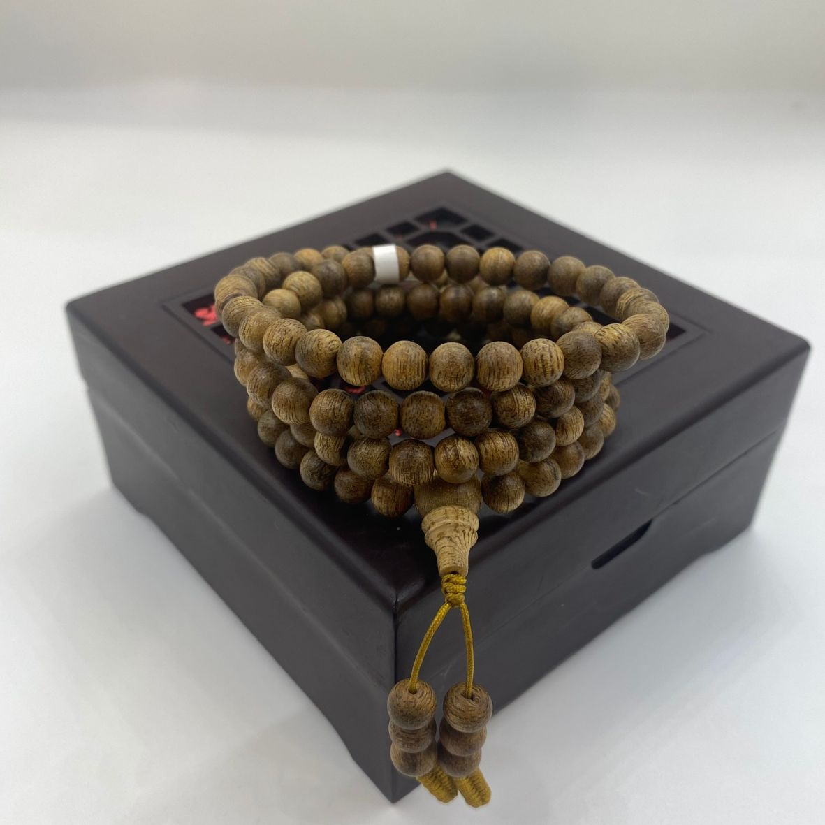 Vòng trầm hương tự nhiên Việt Nam