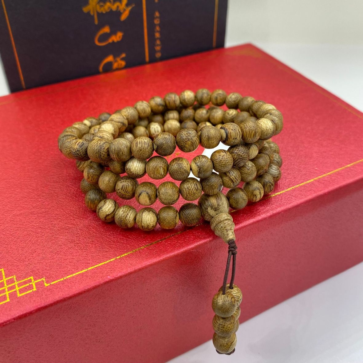 Vòng tay trầm hương tốc Việt dầu loang 