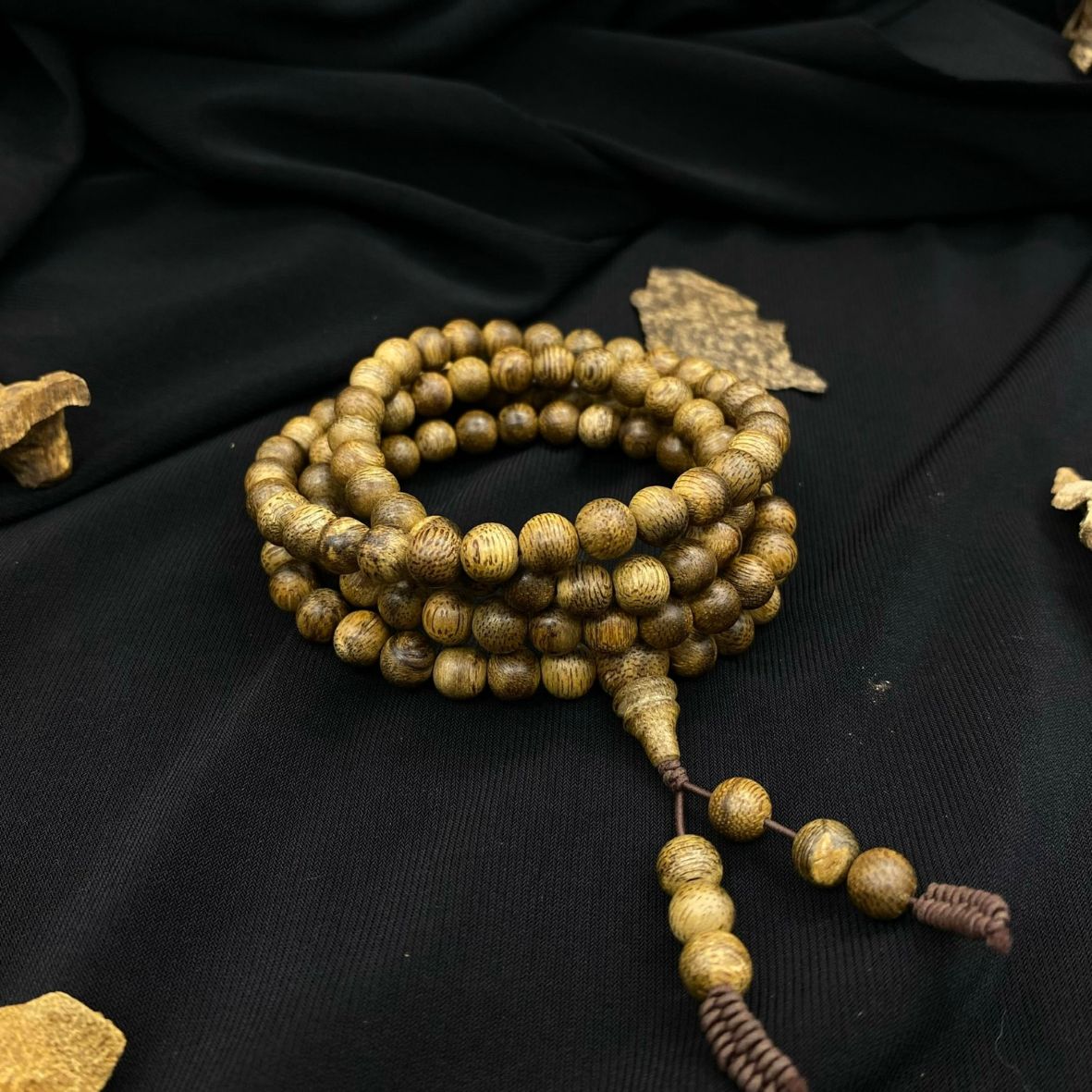 Vòng tay trầm hương Campuchia