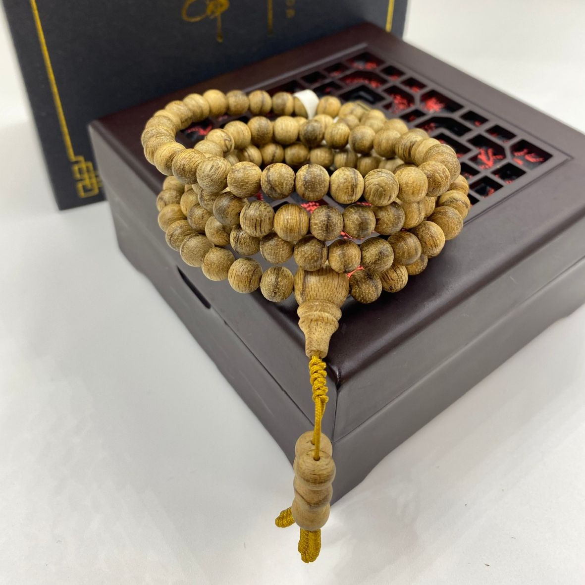 Vòng tay trầm hương banh Malaysia